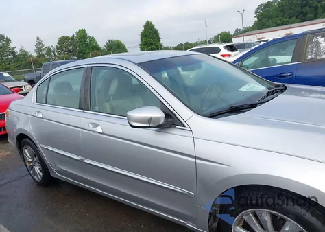 2011 Honda Accord 2.4 Ex-L z USA, uszkodzony, nr VIN 1HGCP2F89BA112201